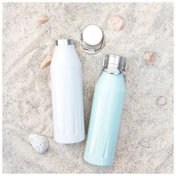 20.9 oz Vacuum Insulated Bottle with Molded-Pattern and Carry Handle Lid