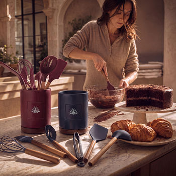 *NEW* Chalet Collection Fluted Kitchen Set with Stoneware Crock and 6 Silcone & Wood Utensils