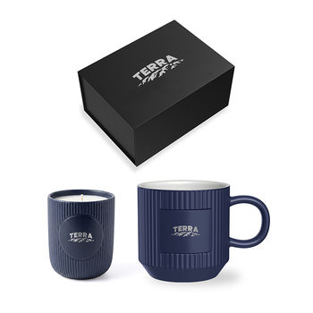 *NEW* BUNDLE Chalet Collection Fluted Ceramic Mug and Candle Gift Set